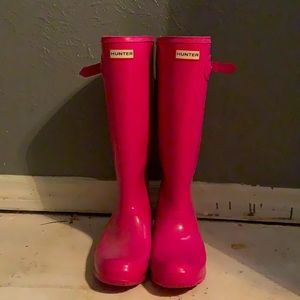 bright pink hunter rain boots